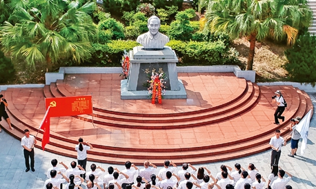 新時代年輕干部成長成才的根本遵循